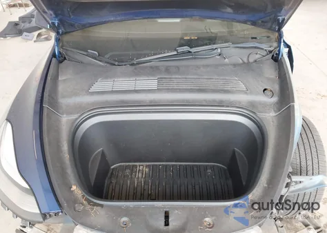 2020 Tesla Model Y Long Range Dual Motor All-Wheel Drive z USA, uszkodzony, nr VIN 5YJYGDEE0LF013735